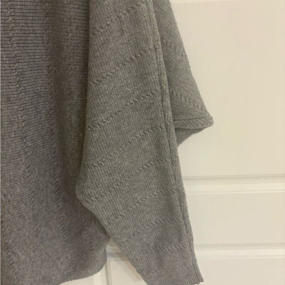 Women's Ribbed Gray Sweater - Picture 4 of 4